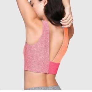 Colorblock Venus crop sports top in pink size small